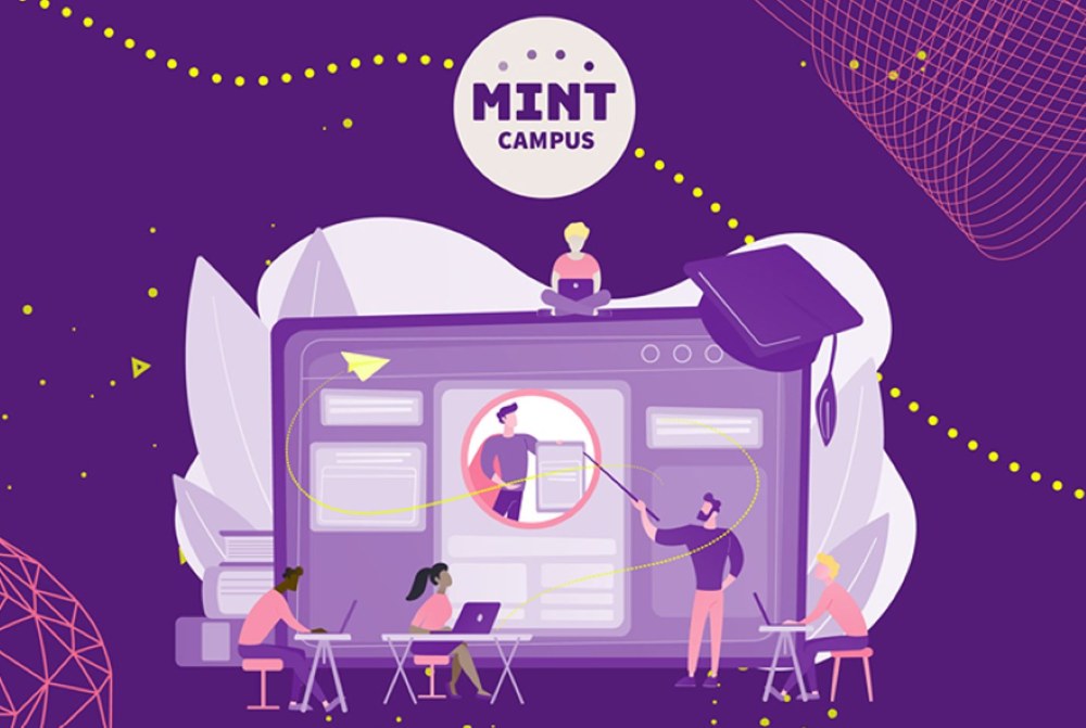 In der Nähe eines großen Bildschirms mit dem MINT-Campus-Logo, der das Online-Lernen in einer lilafarbenen Umgebung repräsentiert, arbeiten Menschen mit Laptops.